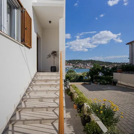 Urban Loft Next To The Beach Trogir Exterior photo