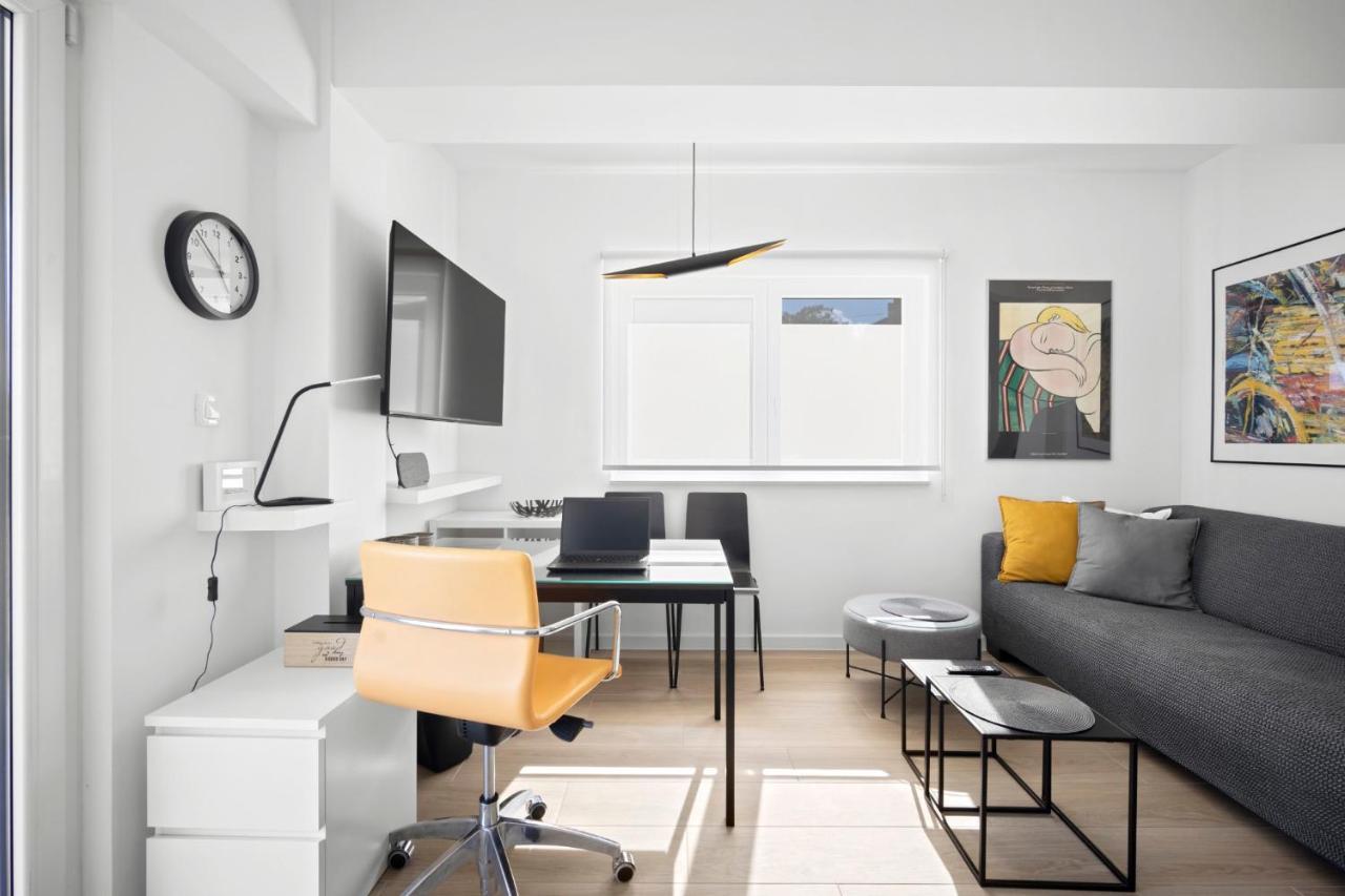 Urban Loft Next To The *